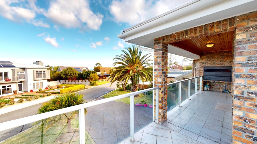 3 Bedroom Property for Sale in Heuningkloof Western Cape
